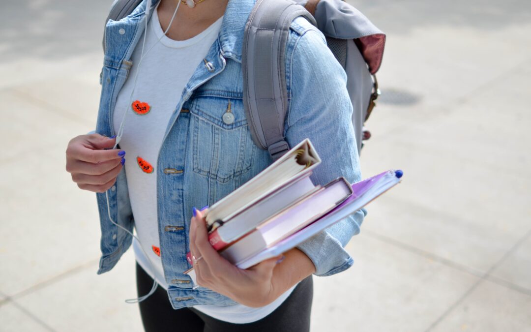 3 Ways to Succeed Financially in College